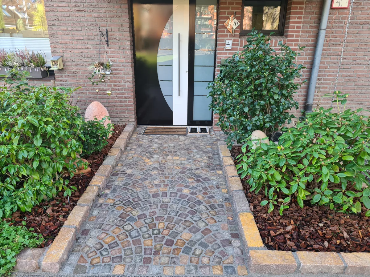 Gartenbau Krefeld – Wegebau und Pflasterarbeiten